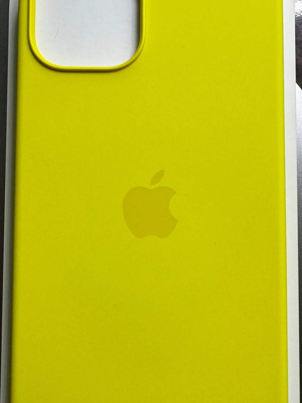 Apple iPhone 13 Silicone Case in Lemon Zest
